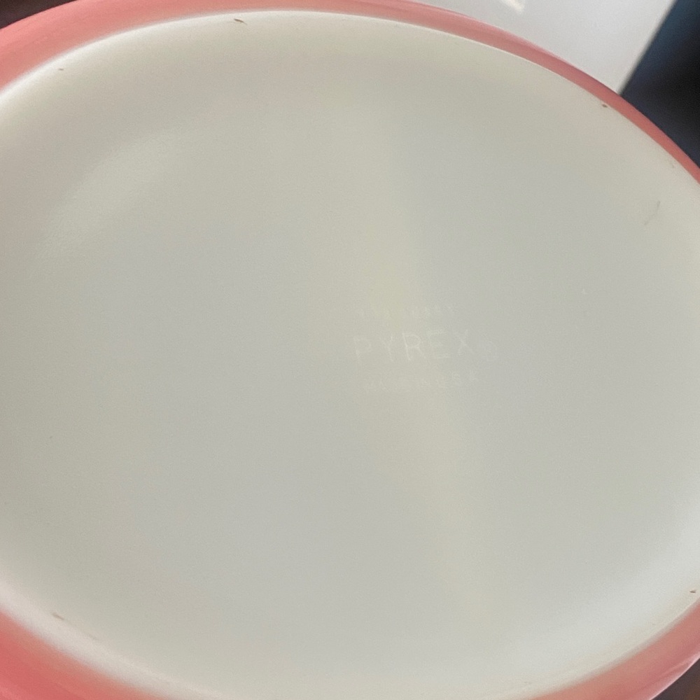 Pyrex Pink Daisy Divided Casserole with Glass Lid - Picture 3 of 3